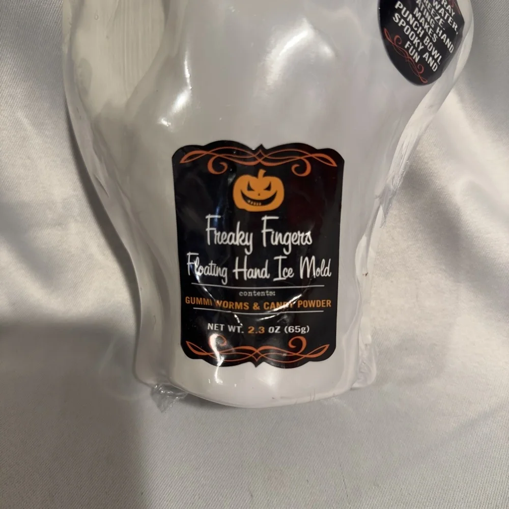 Vintage 2001 Halloween Scary Skeleton Hand Ice Mold Jello Mold
